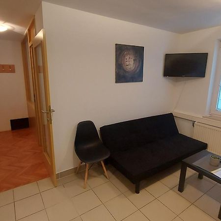 Sweet Apartments With Free Private Parking Λιουμπλιάνα Δωμάτιο φωτογραφία
