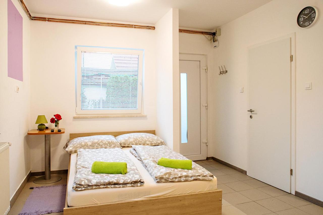 Sweet Apartments With Free Private Parking Λιουμπλιάνα Δωμάτιο φωτογραφία