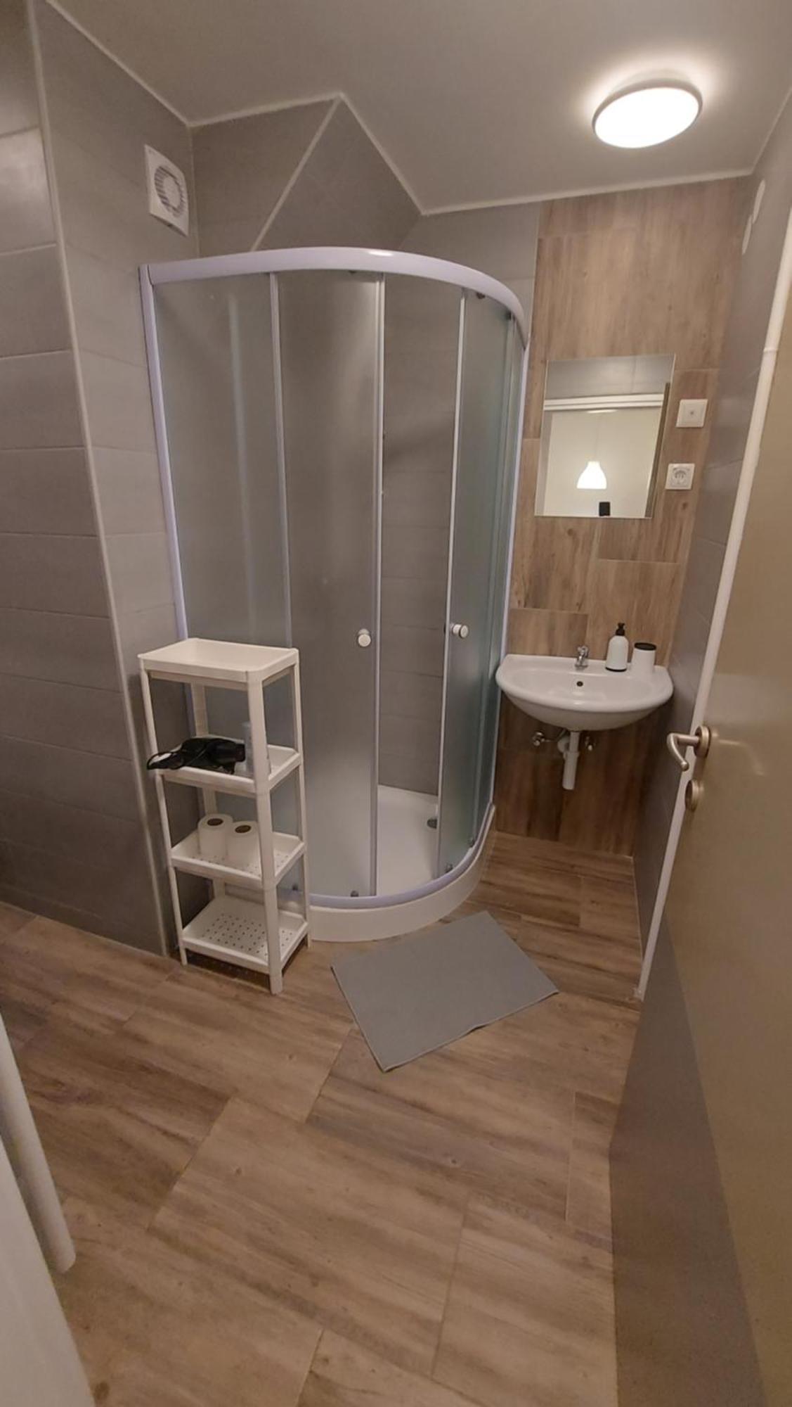 Sweet Apartments With Free Private Parking Λιουμπλιάνα Δωμάτιο φωτογραφία